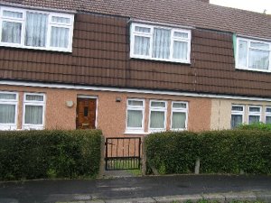2 Bed Grd Floor House-type Flat, over-bath shower