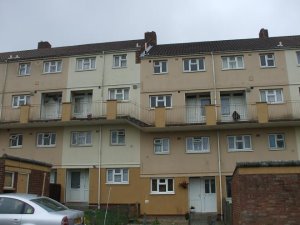 2 Bed Grd/1st Floor maisonette with Bath