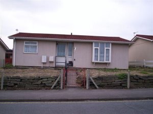 2 Bed Bungalow with Level Access Shower