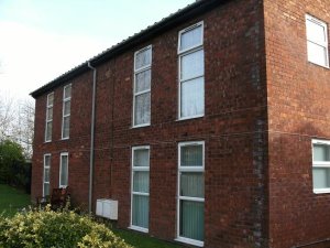 1 Bed Grd Floor 50+ walk-up Flat with Shower