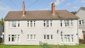 2 bedroom house type flat in Manor Farm