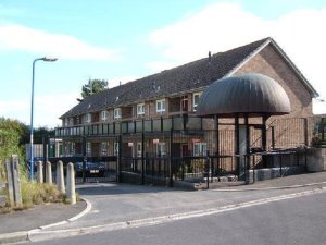 1 Bed 1st Floor 50+ walk-up Flat with Bath